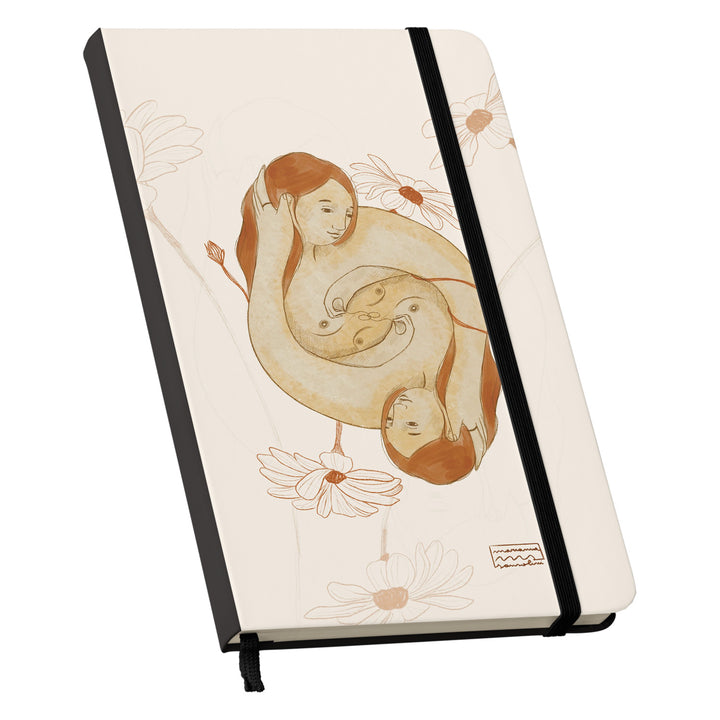 Taccuino Abbi cura dell'album Ama di Marianna Sansolini illustra: copertina soft touch in 8 colori, con chiusura e segnalibro coordinati