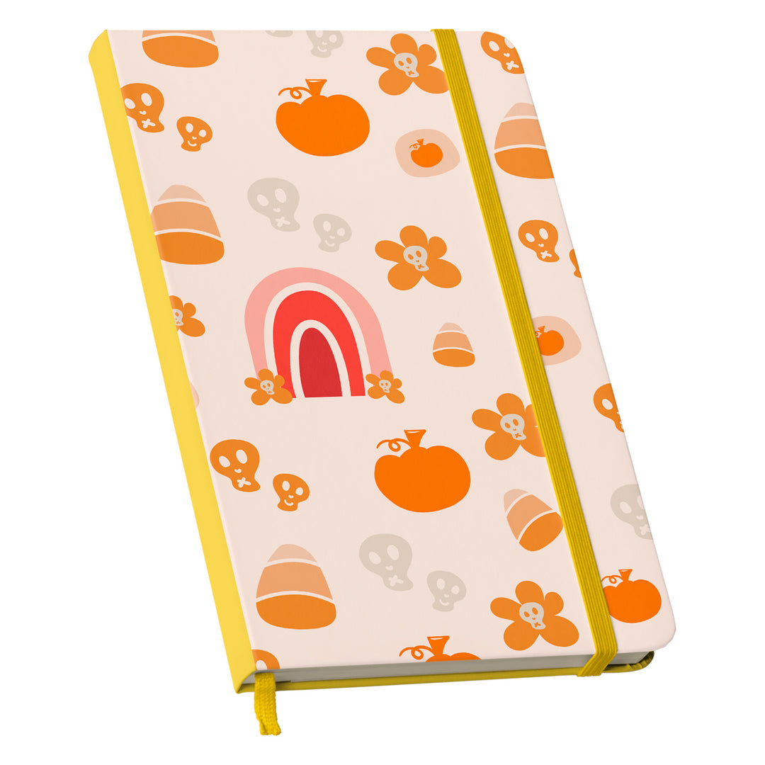 Taccuino Halloween dell'album Witchy Wonder di WonderValy: copertina soft touch in 8 colori, con chiusura e segnalibro coordinati