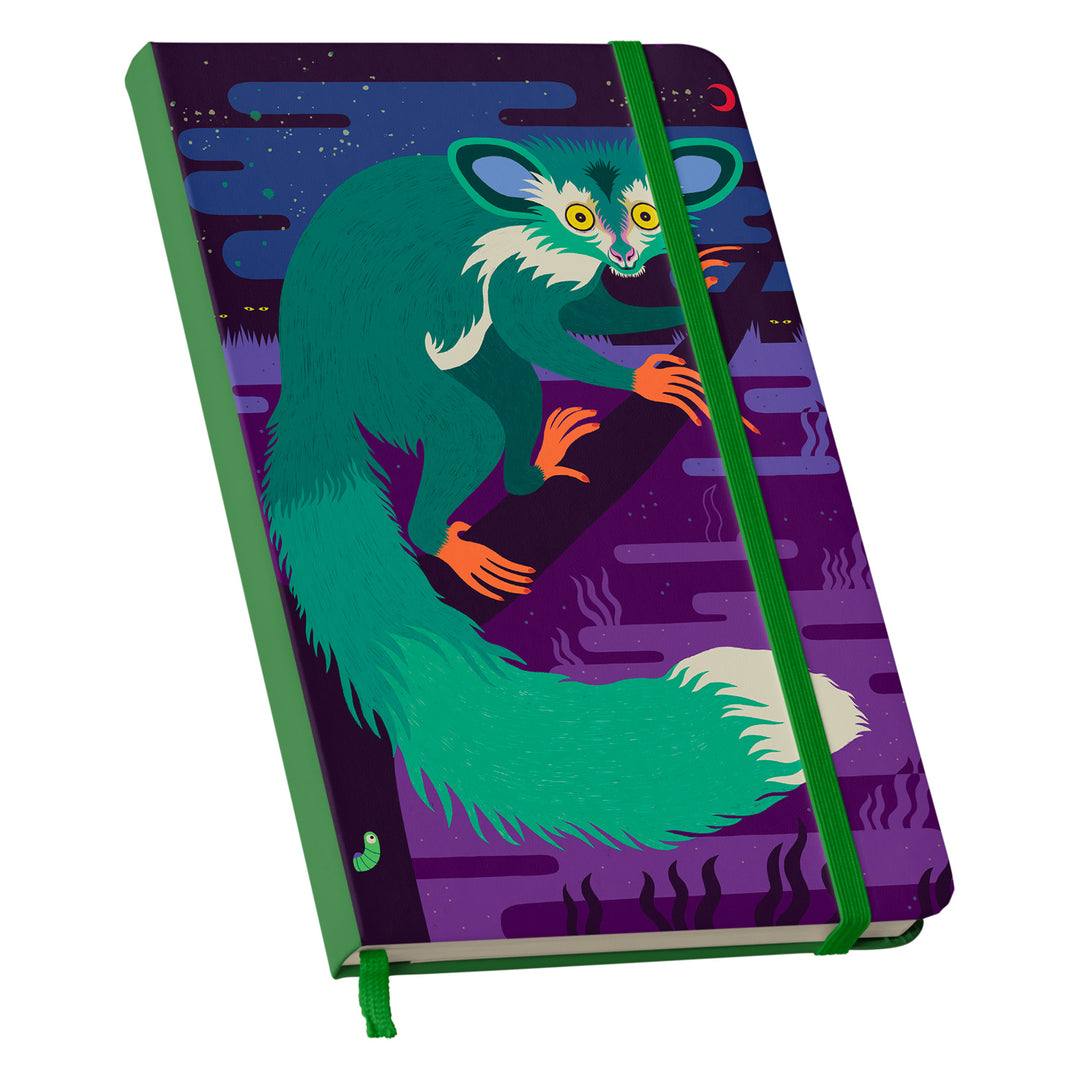 Taccuino Aye-aye dell'album Taccuini selvatici di Silvia Mauri: copertina soft touch in 8 colori, con chiusura e segnalibro coordinati