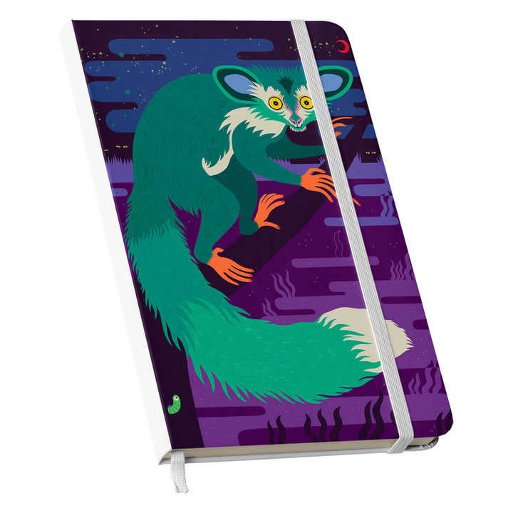 Taccuino Aye-aye dell'album Taccuini selvatici di Silvia Mauri: copertina soft touch in 8 colori, con chiusura e segnalibro coordinati