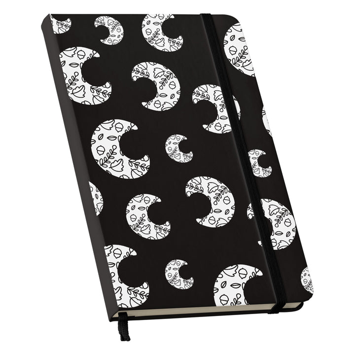 Taccuino Moon dell'album Witchy Wonder di WonderValy: copertina soft touch in 8 colori, con chiusura e segnalibro coordinati