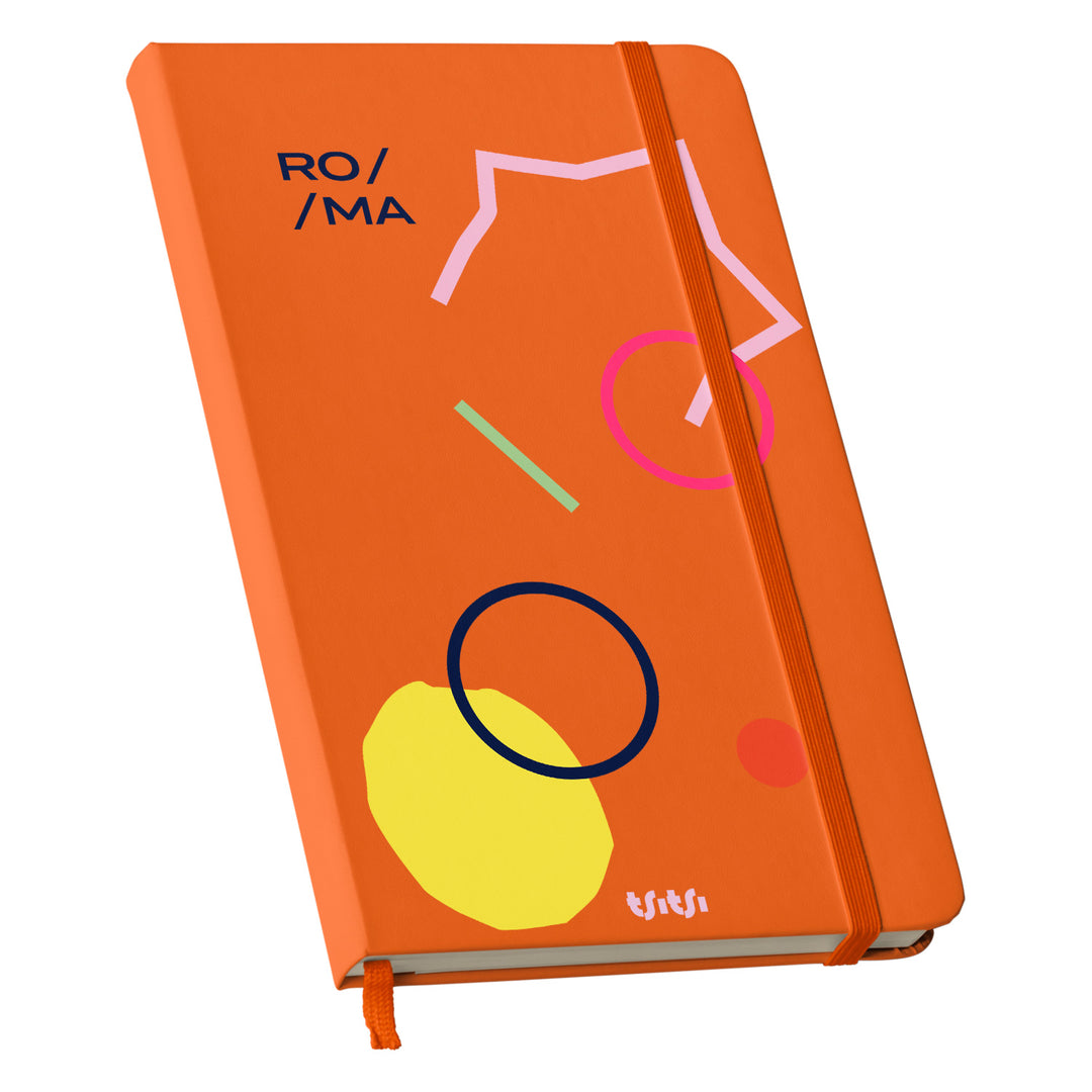 Taccuino ROMA dell'album Mapperó di TSITSI CONCEPT: copertina soft touch in 8 colori, con chiusura e segnalibro coordinati