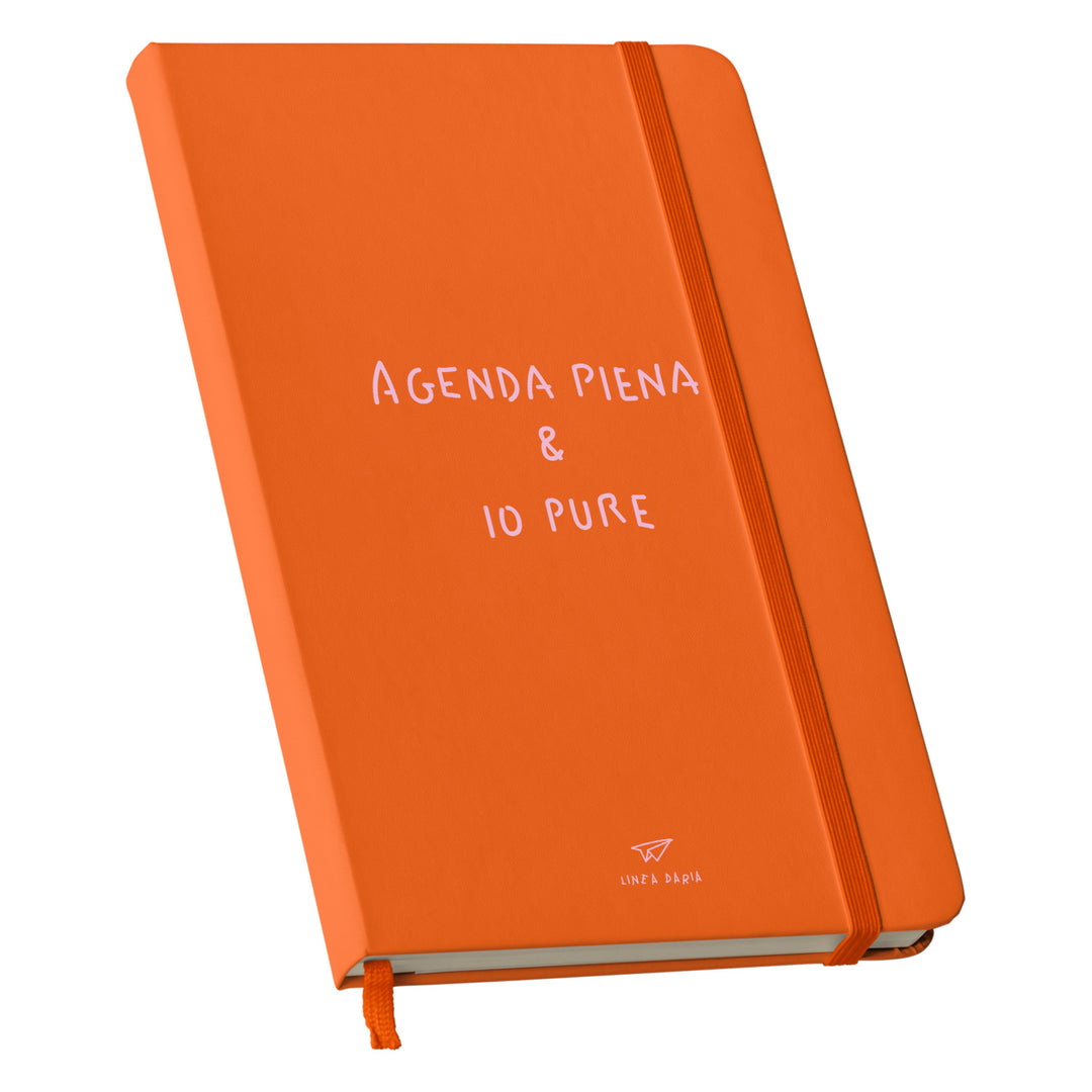 Taccuino Agenda piena dell'album Linea Taccuini di Linea Daria: copertina soft touch in 8 colori, con chiusura e segnalibro coordinati