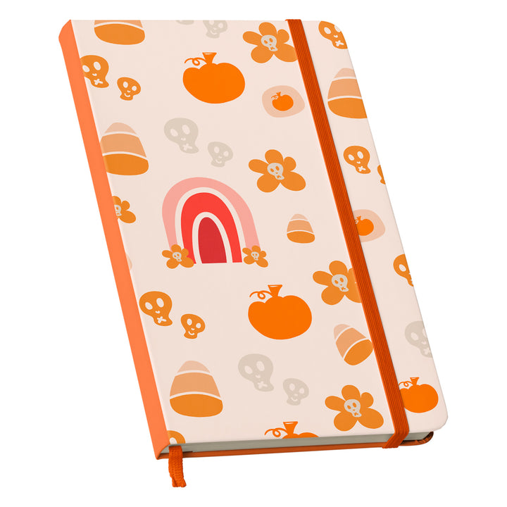 Taccuino Halloween dell'album Witchy Wonder di WonderValy: copertina soft touch in 8 colori, con chiusura e segnalibro coordinati