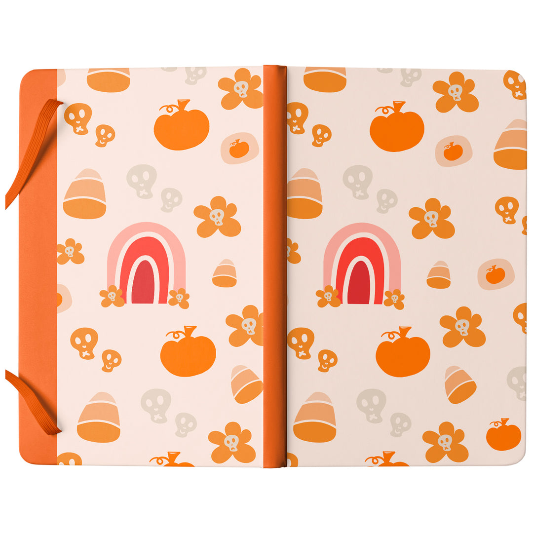 Taccuino Halloween dell'album Witchy Wonder di WonderValy: copertina soft touch in 8 colori, con chiusura e segnalibro coordinati